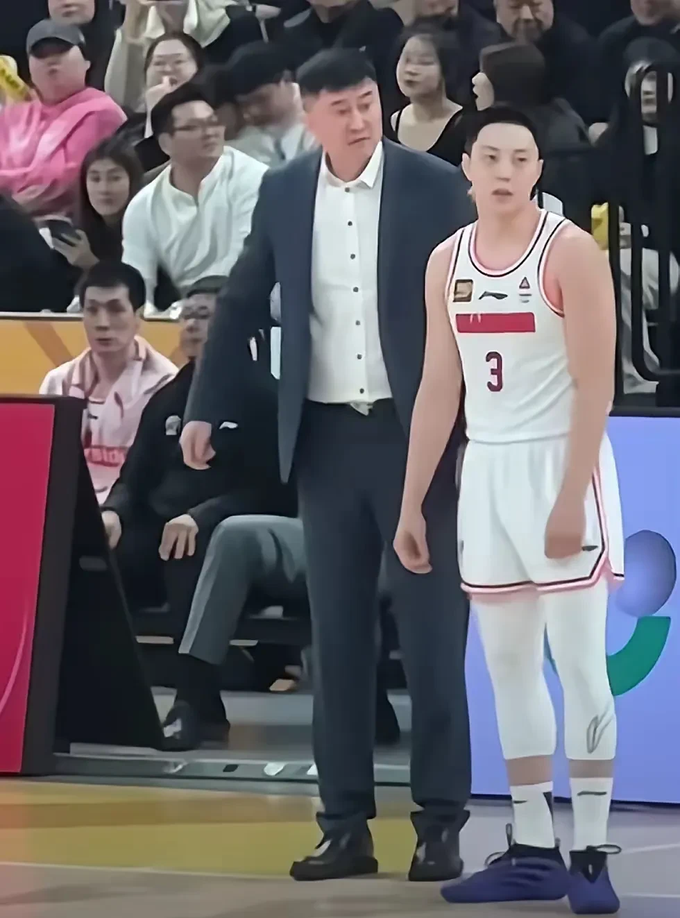 CBA常规赛赛前再迎强敌，本菲卡状态回暖，主帅态度：球迷炸锅，更衣室氛围转暖 