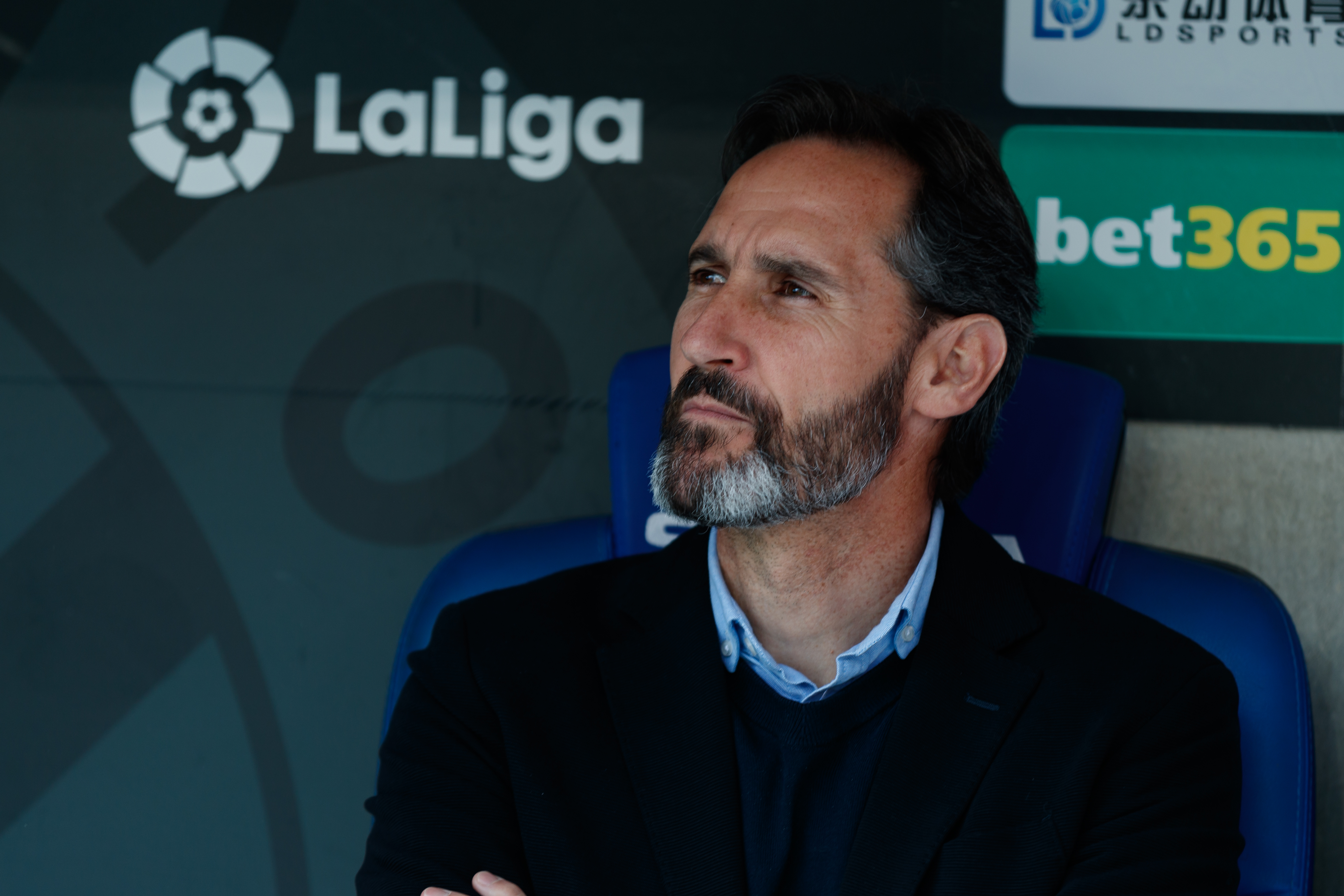 南宫电竞 -斯图加特内部会议纪要流出：清晨迎来里程碑，西甲使命明确，临场指挥获称赞 