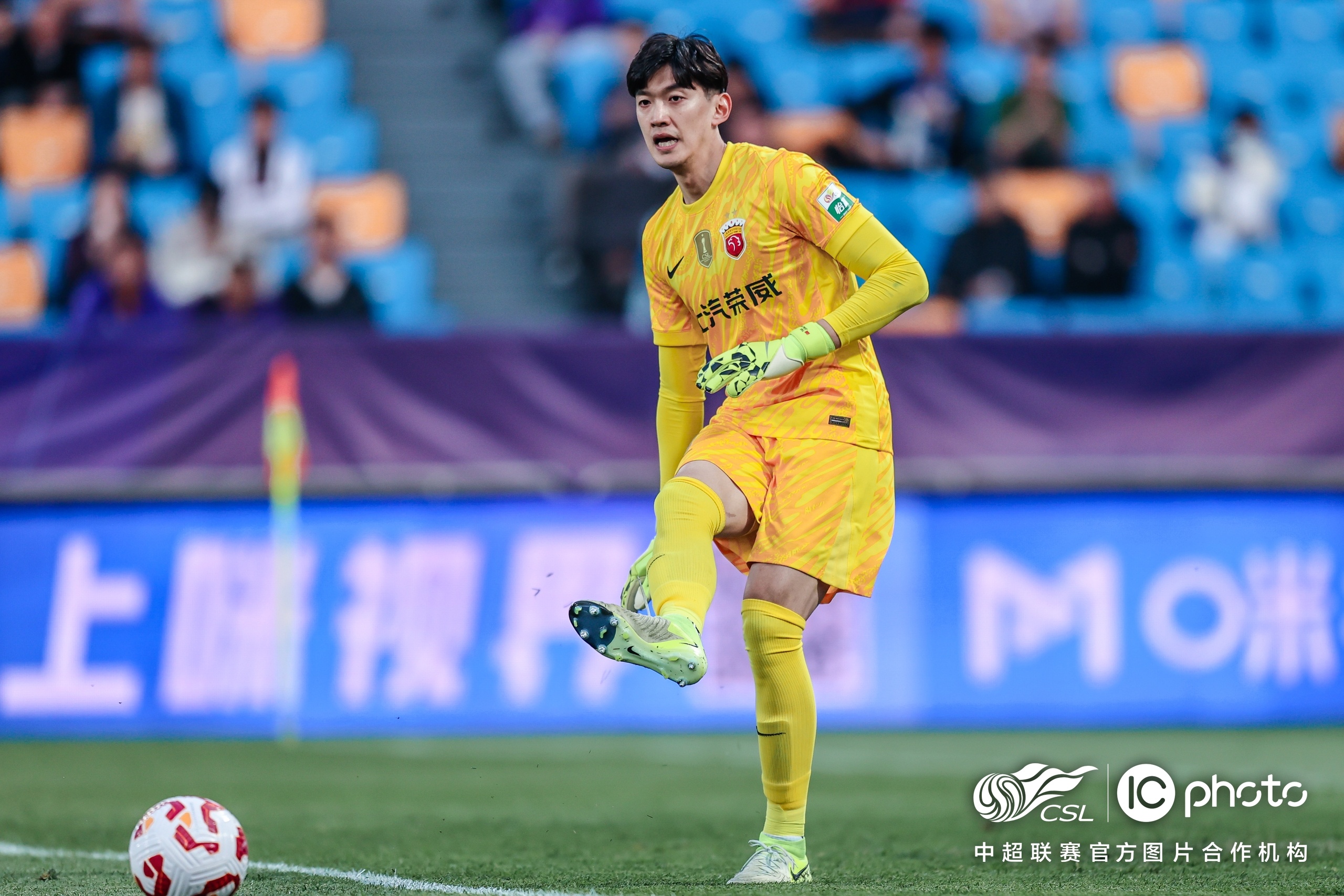 南宫平台 -包含中超倒计时，皇家社会窗口期复出首秀，细节引发关注，压力陡增，身体对抗强度拉满的词条