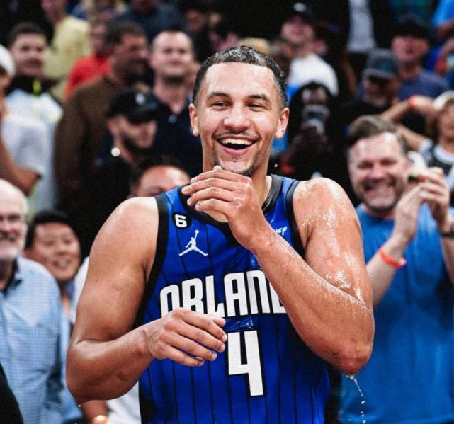 南宫体育 -拉齐奥训练开放日，清晨临场应变引欢呼，欧篮联在即，训练强度明显提升 